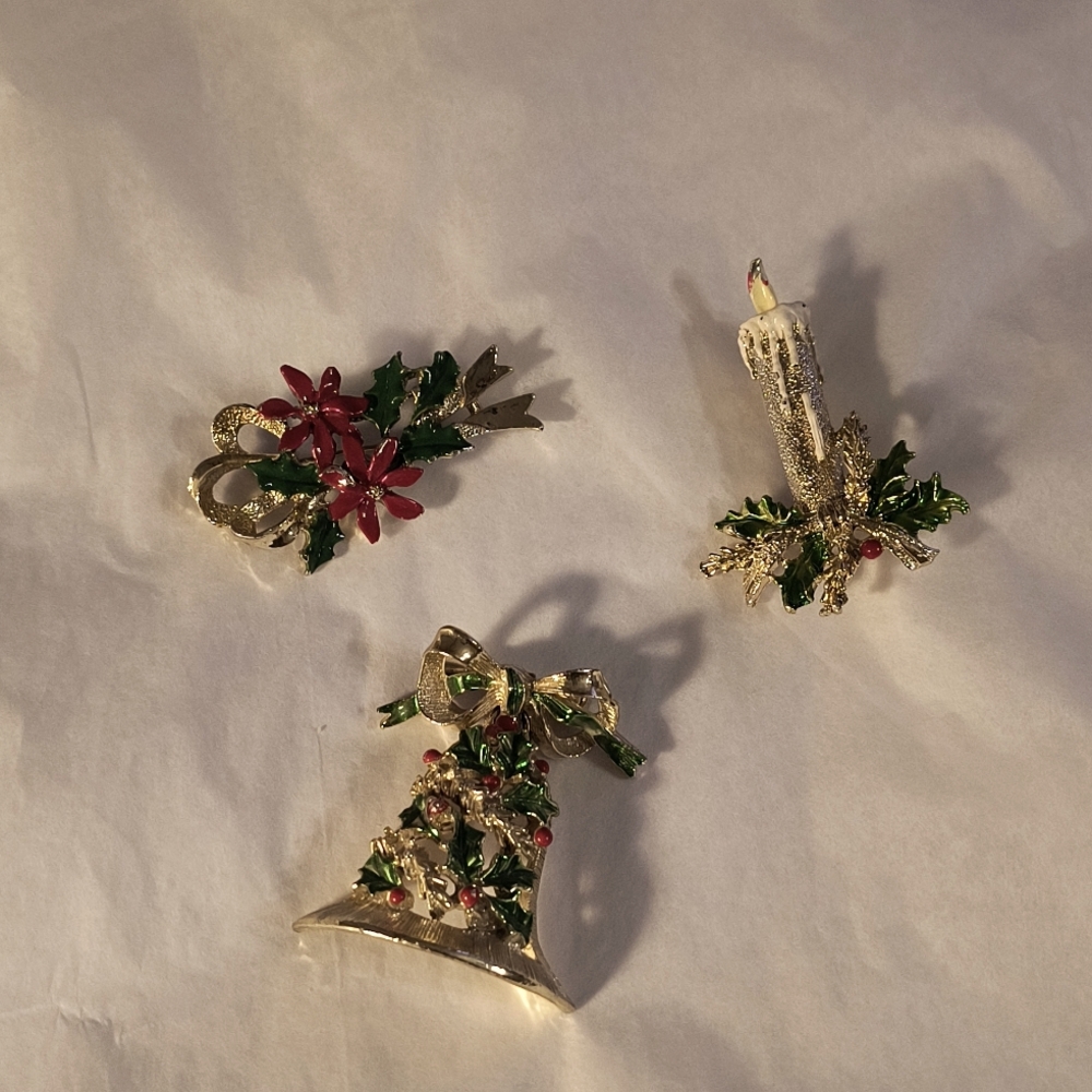 Vintage set of 3 signed Jerry's Christmas holiday pin brooches